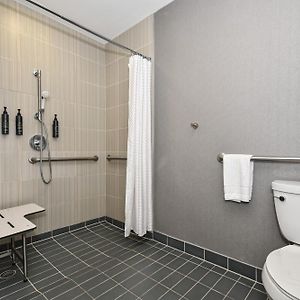 King Room Mobility accessible